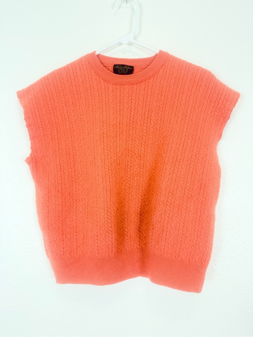 Brooks Brothers 100% Merino Wool Sleeveless Crew Neck Sweater Salmon Color XL